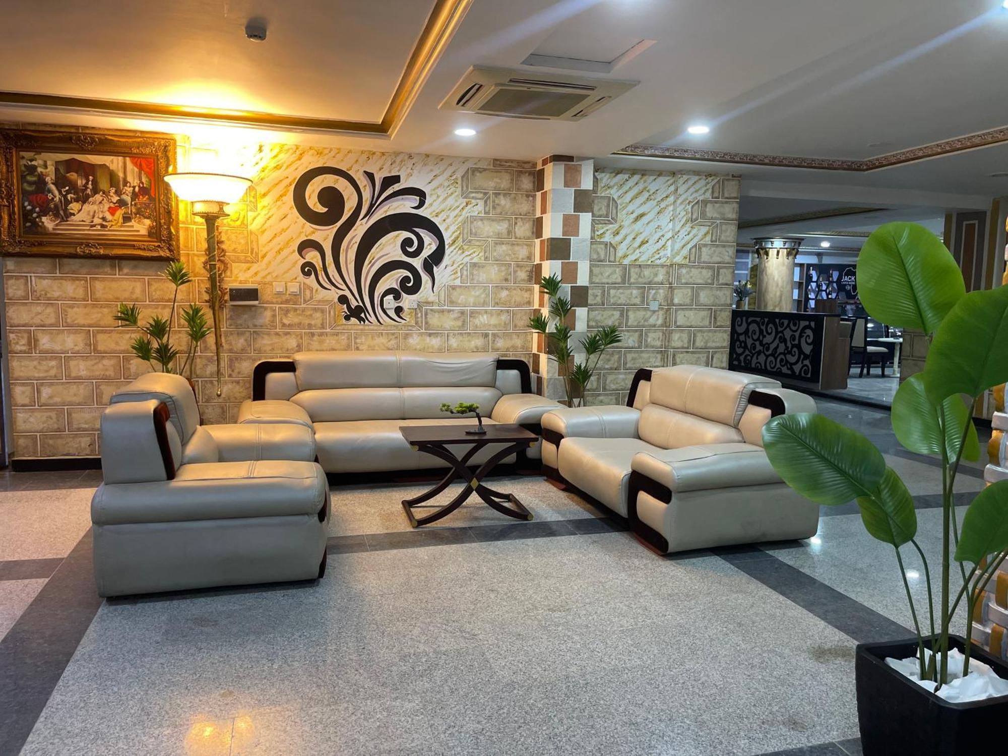 Aa Hotel And Suites Abuja Dış mekan fotoğraf