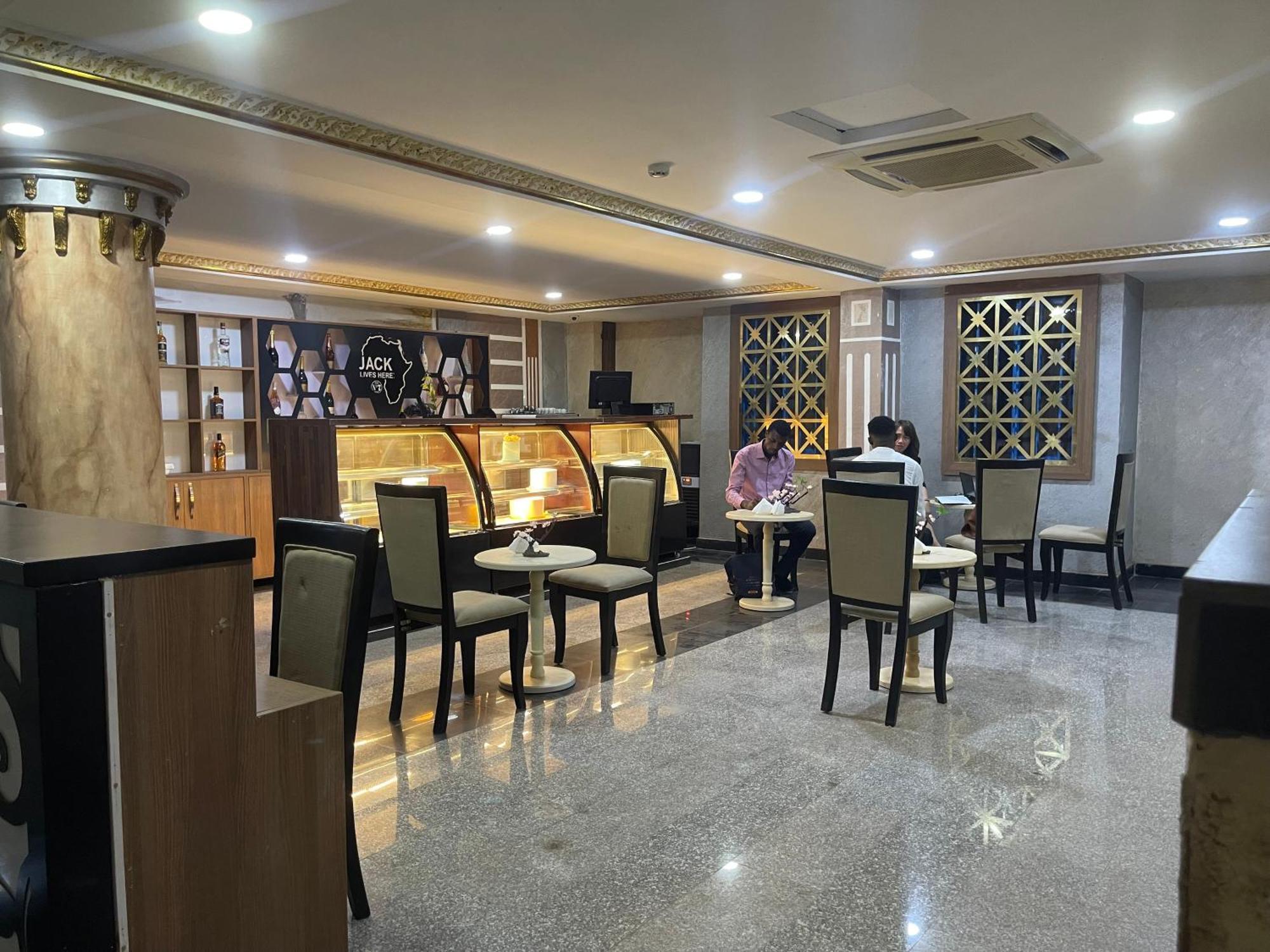 Aa Hotel And Suites Abuja Dış mekan fotoğraf