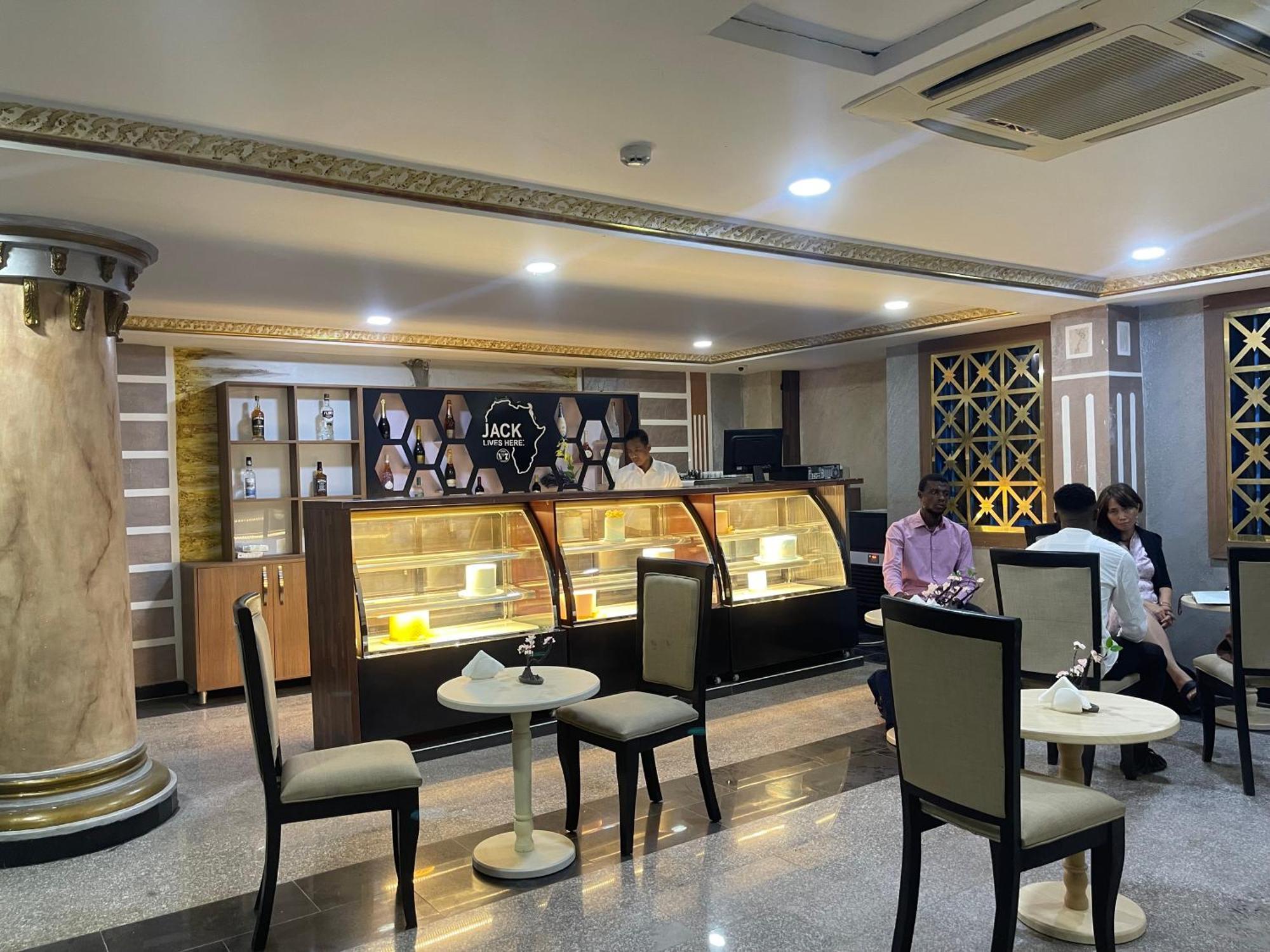 Aa Hotel And Suites Abuja Dış mekan fotoğraf