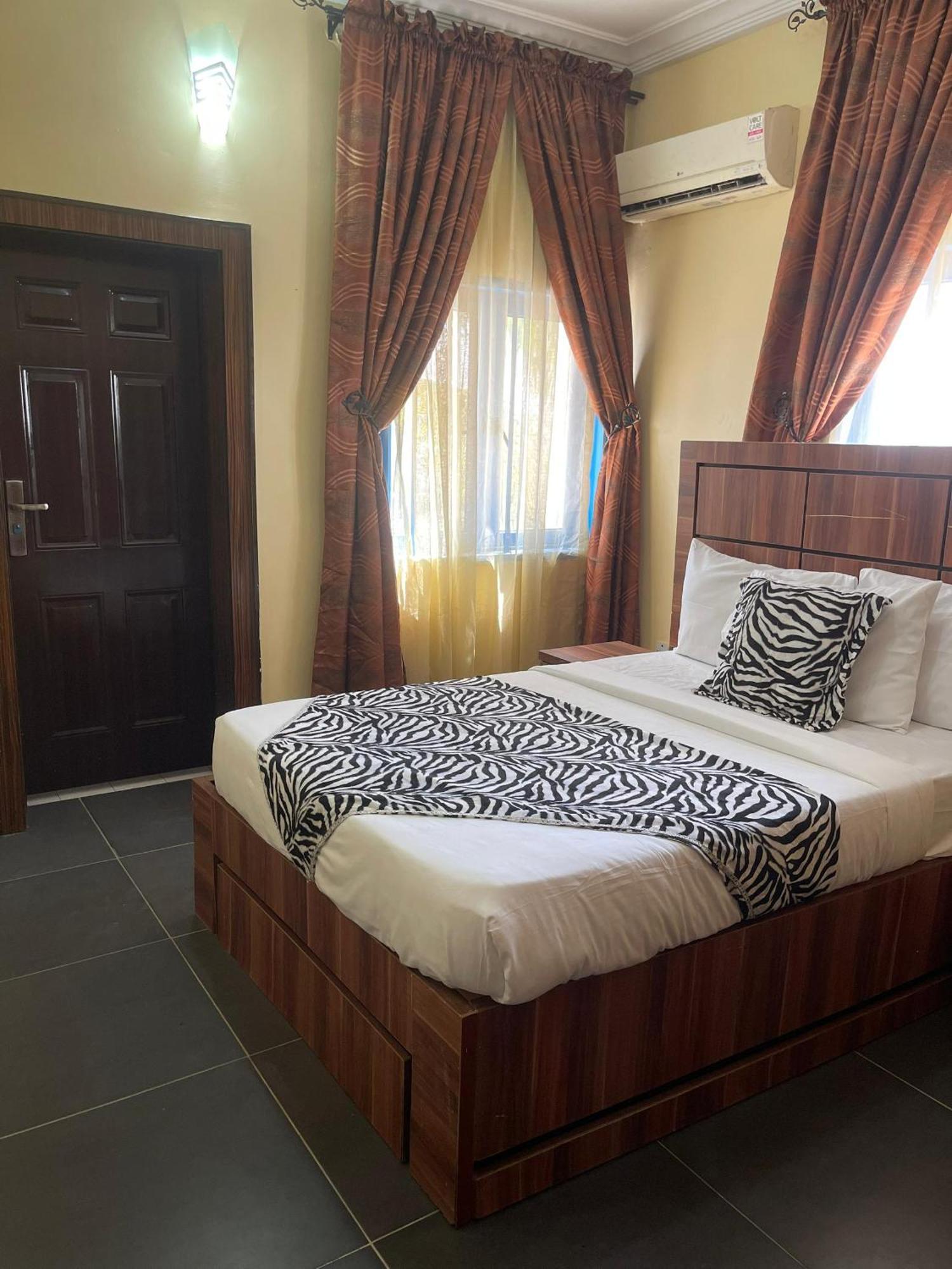 Aa Hotel And Suites Abuja Dış mekan fotoğraf
