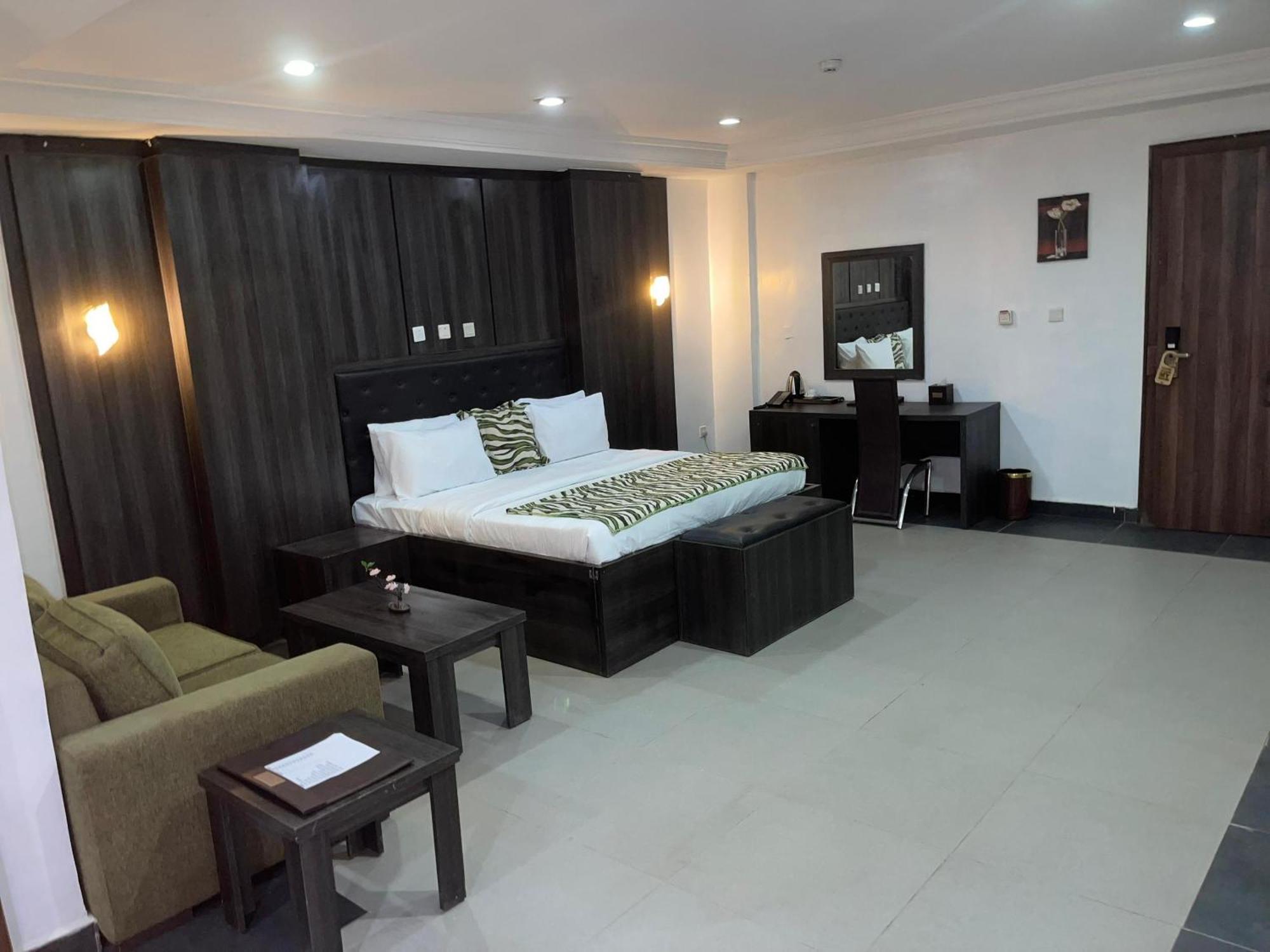 Aa Hotel And Suites Abuja Dış mekan fotoğraf