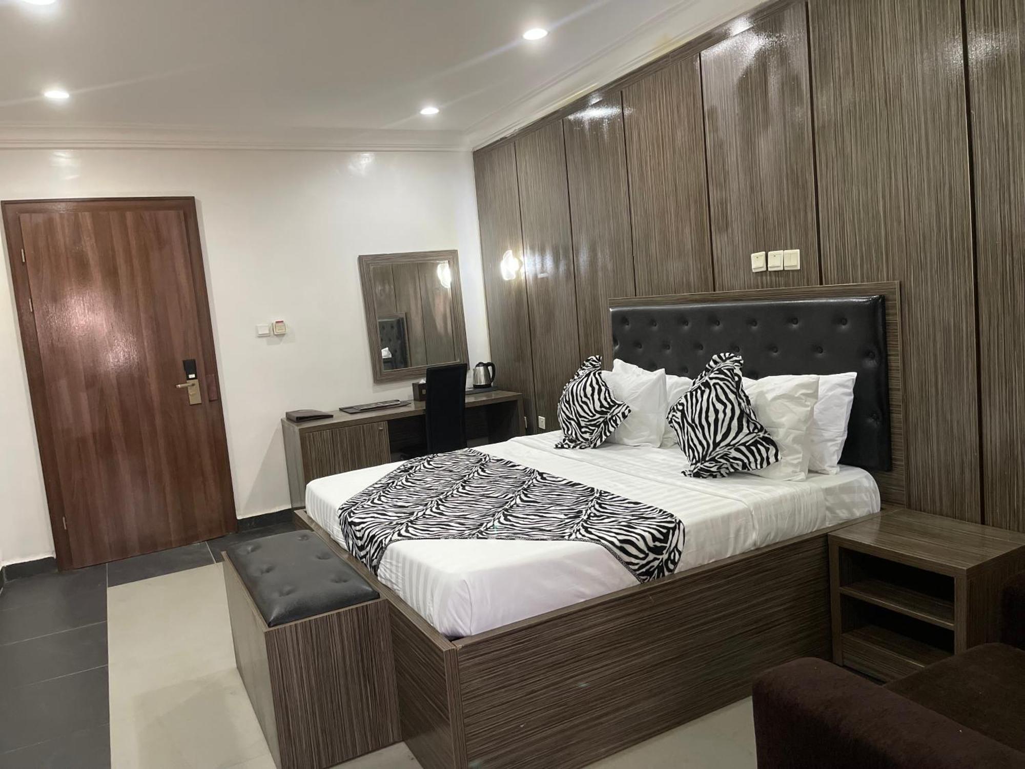 Aa Hotel And Suites Abuja Dış mekan fotoğraf